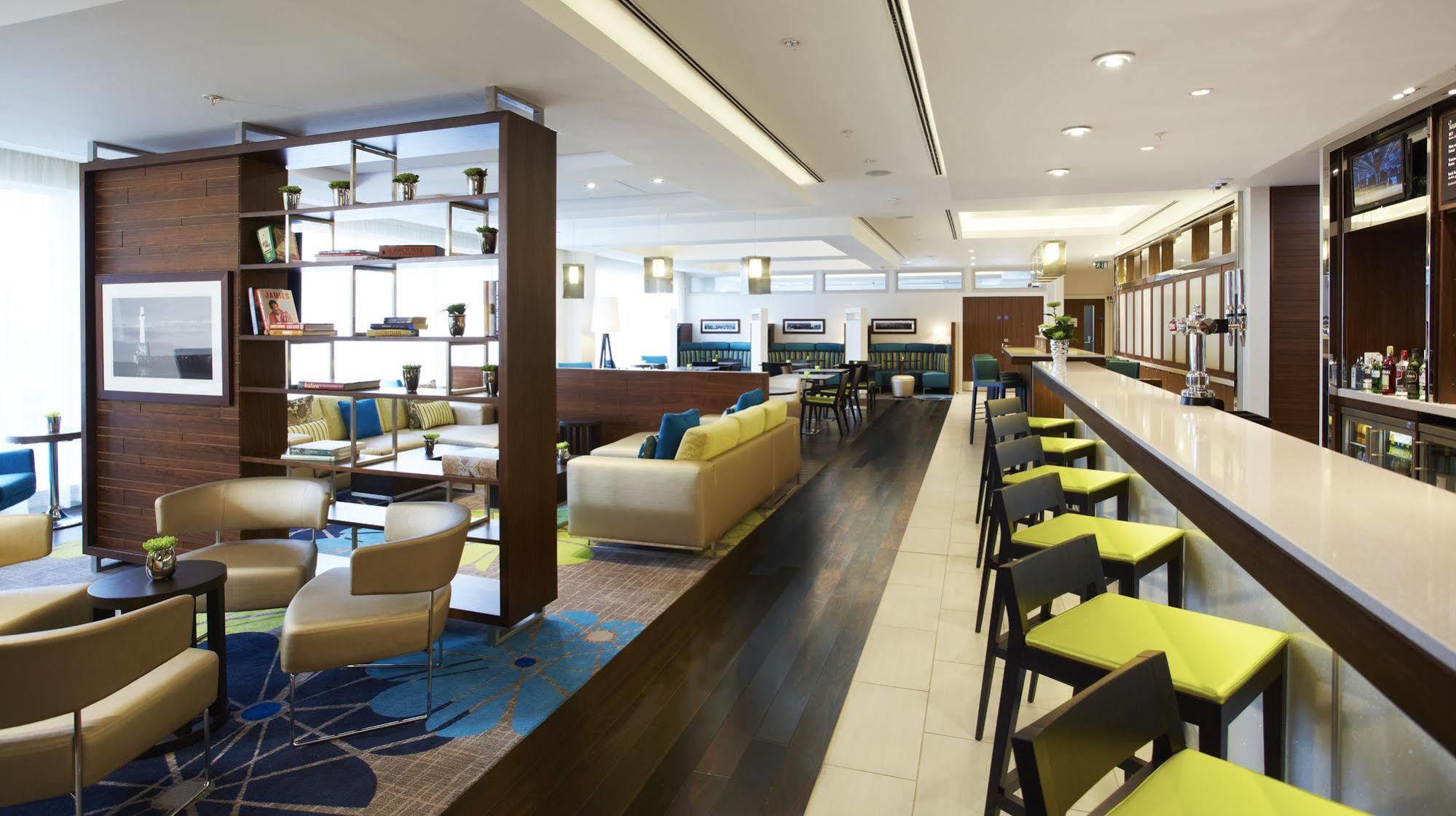 Courtyard By Marriott Aberdeen Airport Hotel Dyce